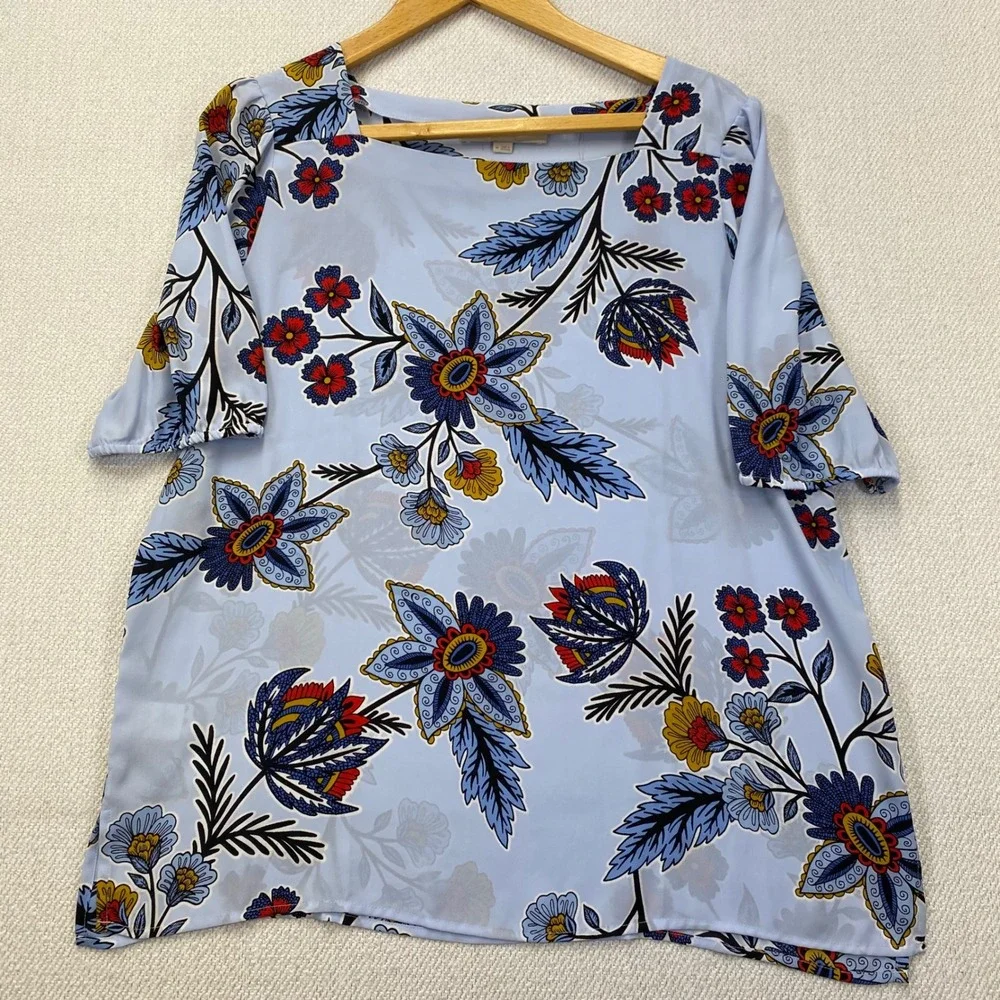 LOFT Floral Blouse Womens Medium Light Blue Short Sleeve Boat Neck 473418